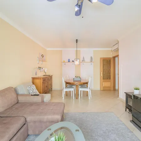 Golfinho Apartament *